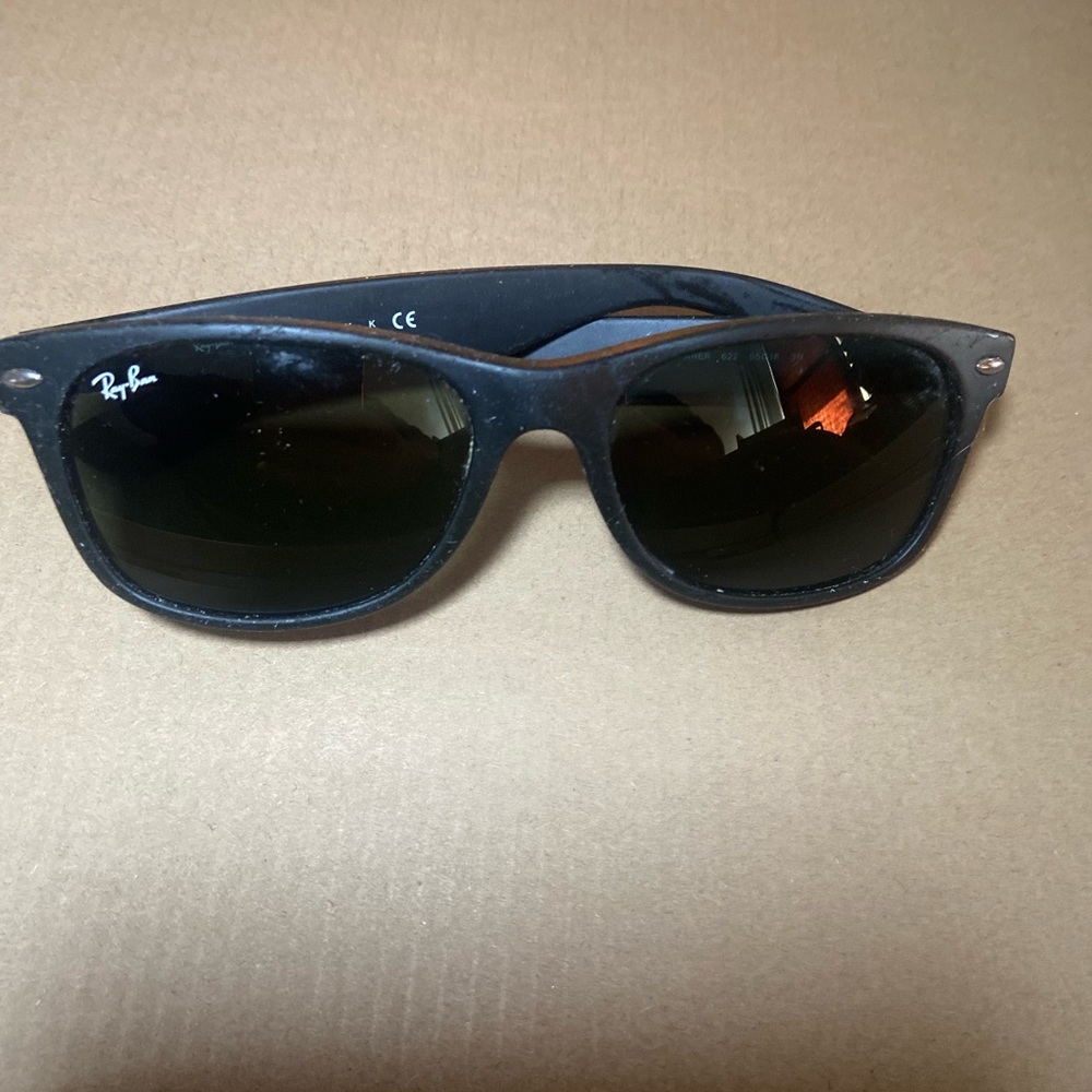 Black ray ban unisex classic shades